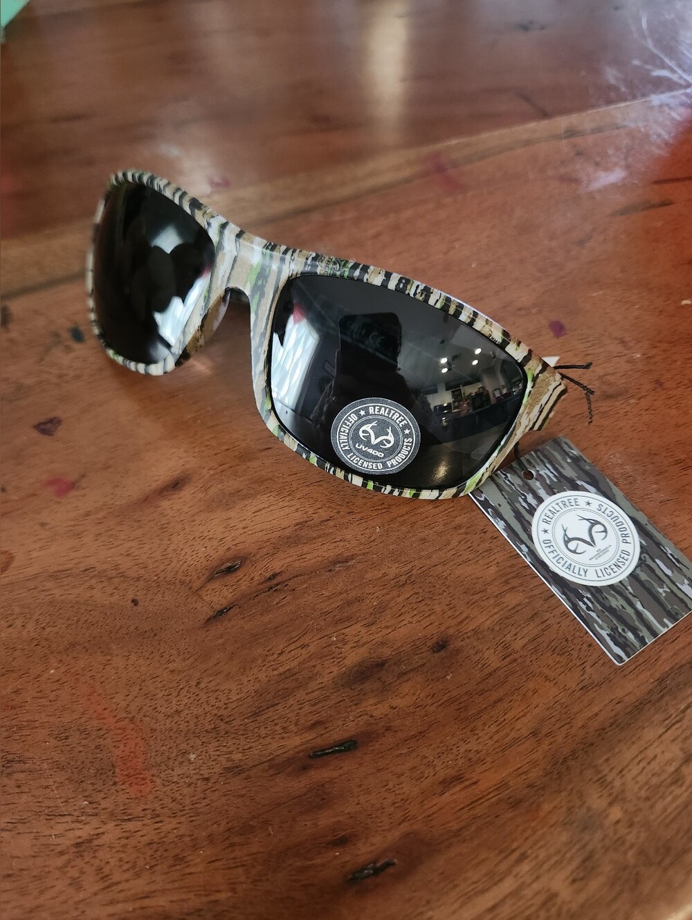 Realtree Camo Wrap Sunglasses with Dark Polarized Lenses UV 400 New *